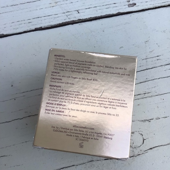 Stila Lingerie Soufflé Skin Perfecting Color Foundation. Shade 6.0 - Picture 4 of 7